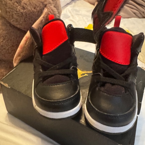 5c toddler Jordan’s - Picture 3 of 6